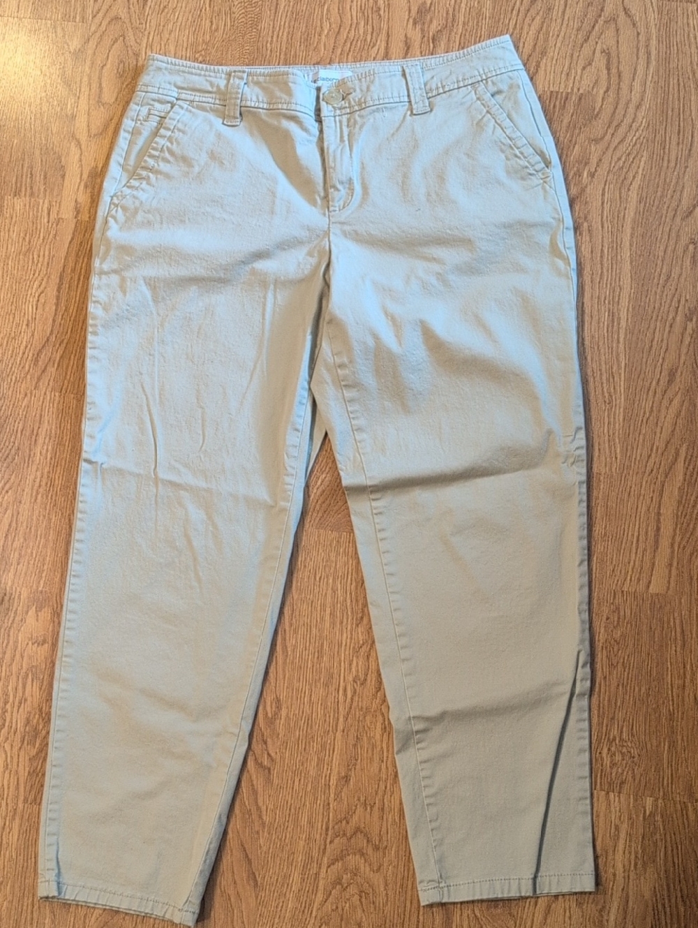 Liz Claiborne Pale Khaki Cropped Ankle Pants